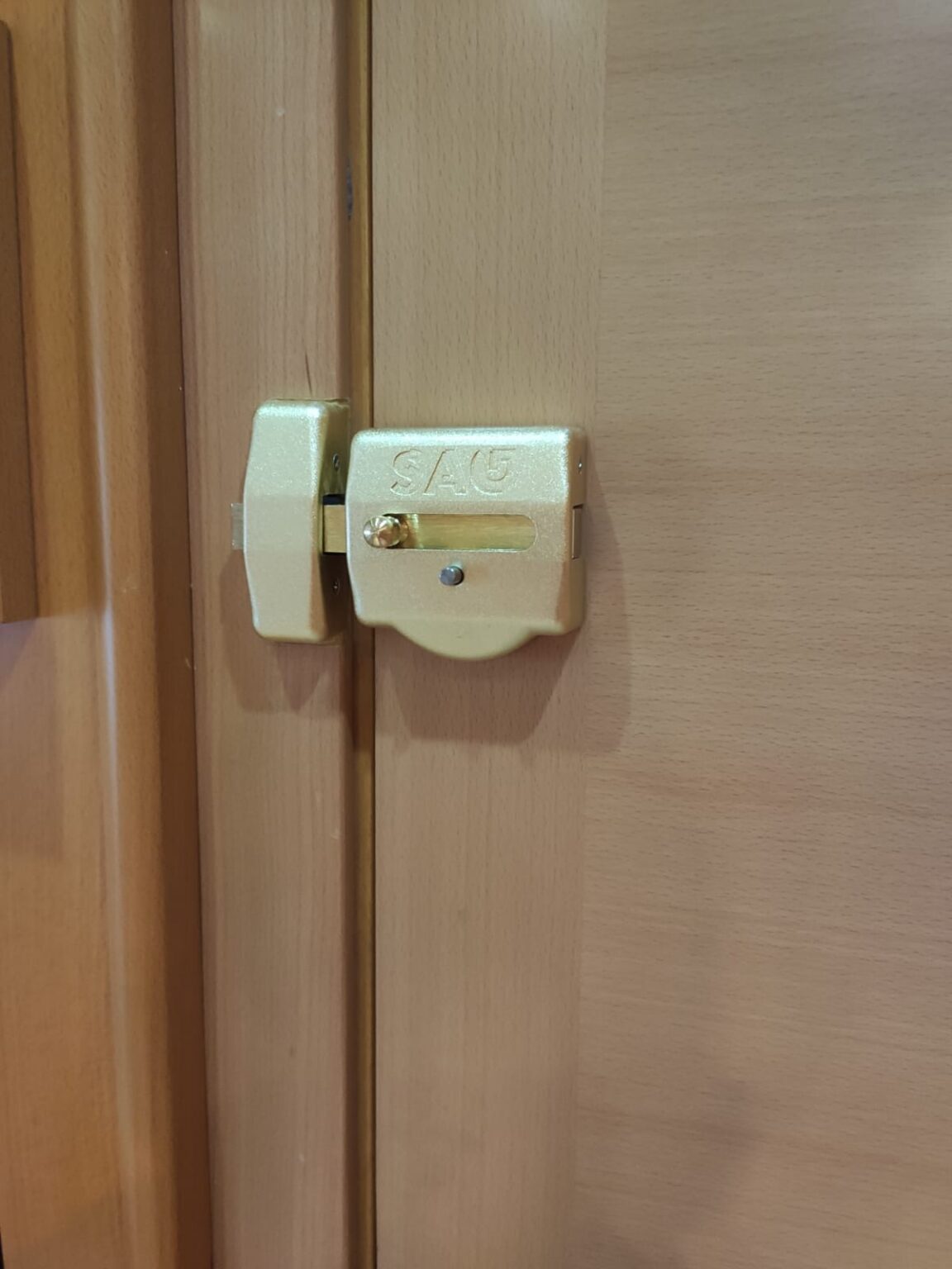 Cambio de carcasas de telemandos de vehículos