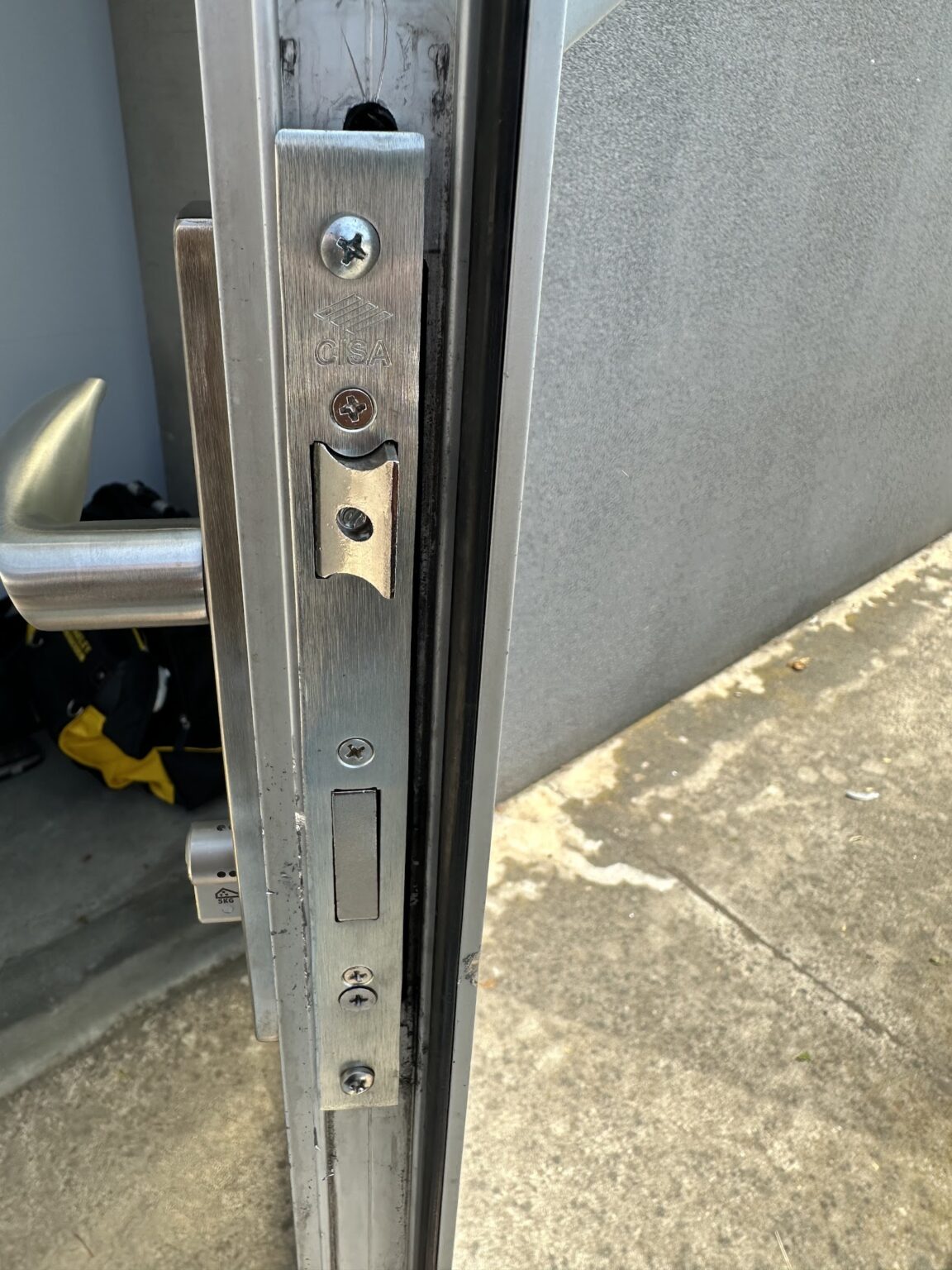 Instalación de cerraduras de alta seguridad en viviendas